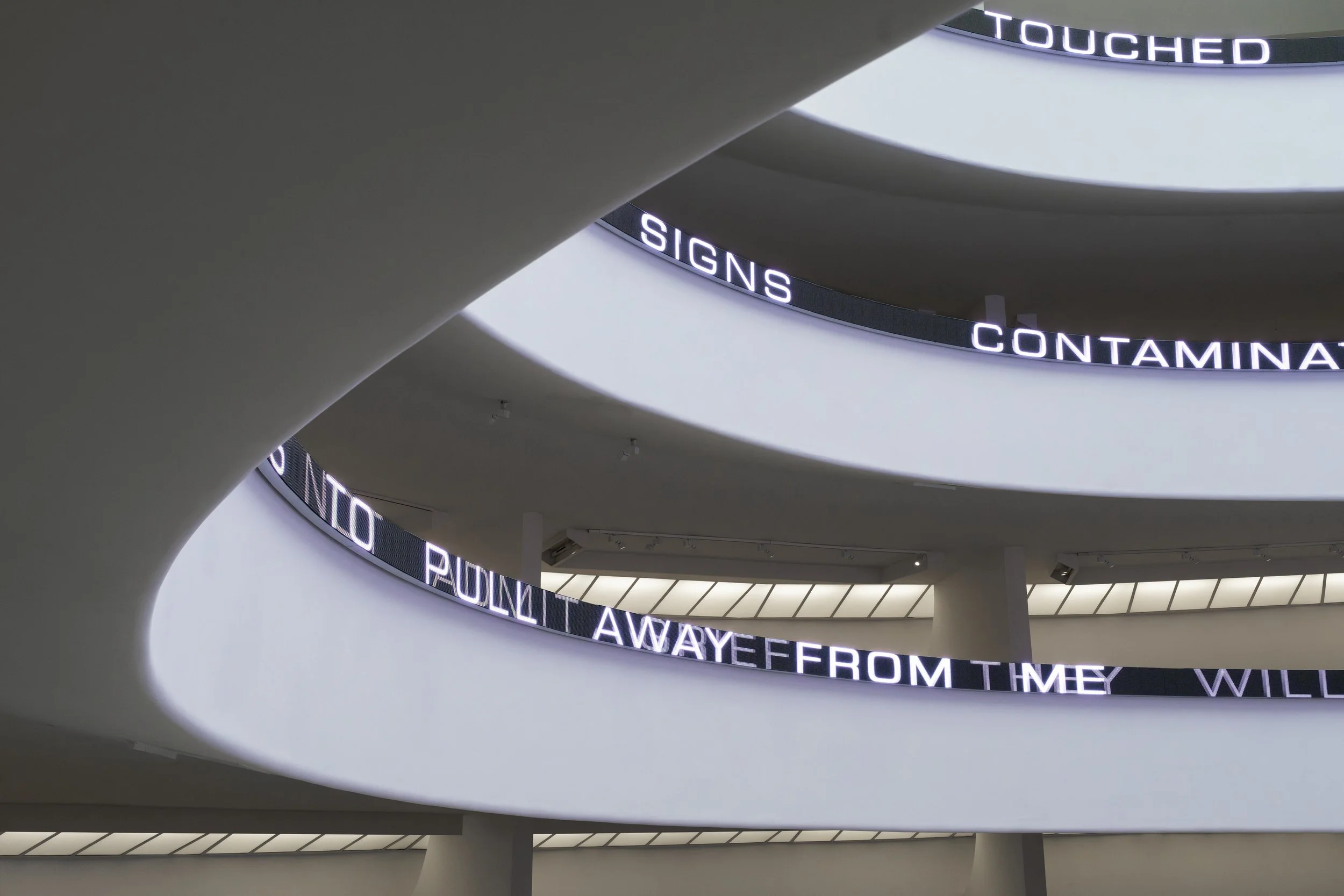 Jenny Holzer: Line Light | Guggenheim Museum — Musée Magazine